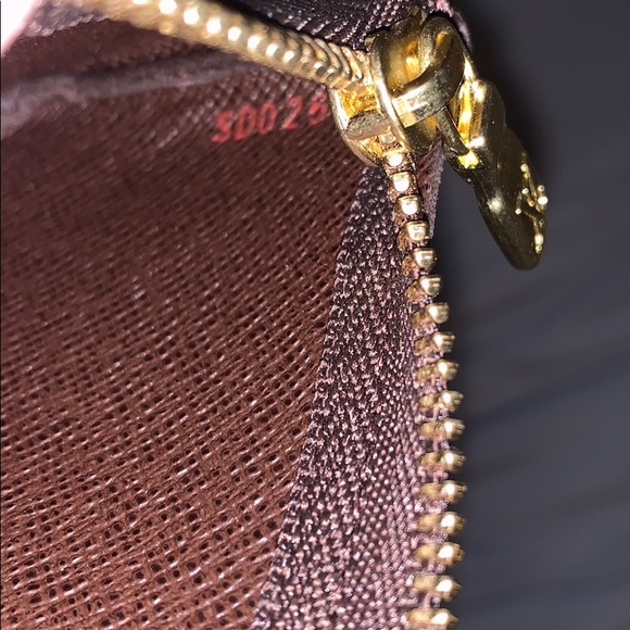 LV Damier Key Pouch - Picture 5 of 6
